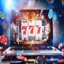 33 ph Casino lobby showing slots and live dealer game categories